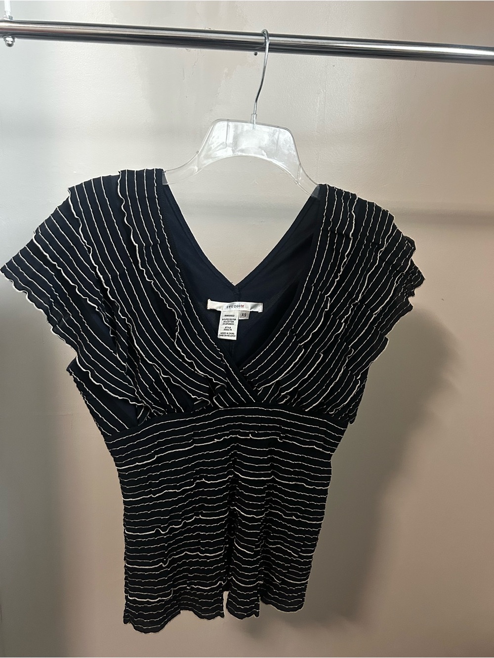Studio M Navy White Striped Ruffle Top XS V Neck Flutter Sleeve
